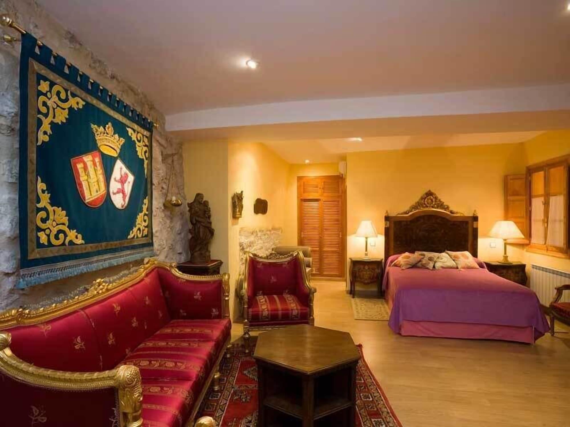 Residencia Real Del Castillo De Curiel Curiel de Duero Extérieur photo