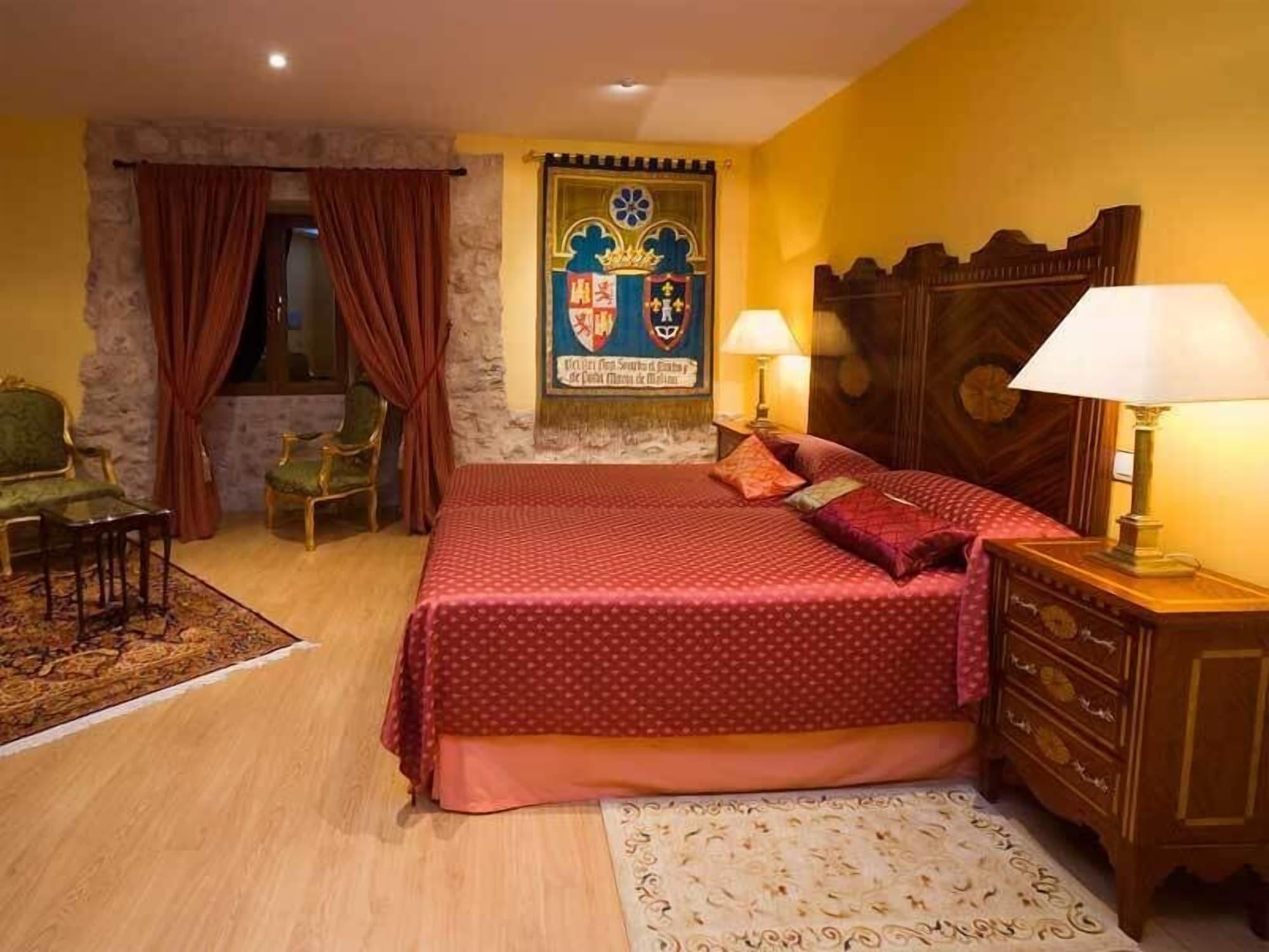 Residencia Real Del Castillo De Curiel Curiel de Duero Extérieur photo
